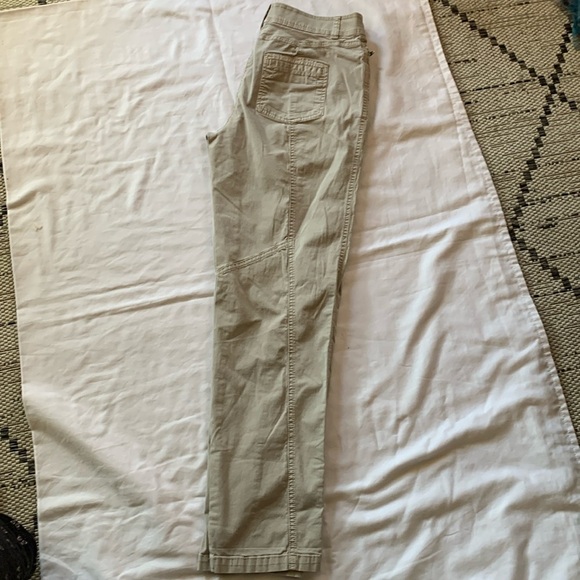 Gently Loved So Slimming Cargo Style Pants by Chico’s - Picture 1 of 6